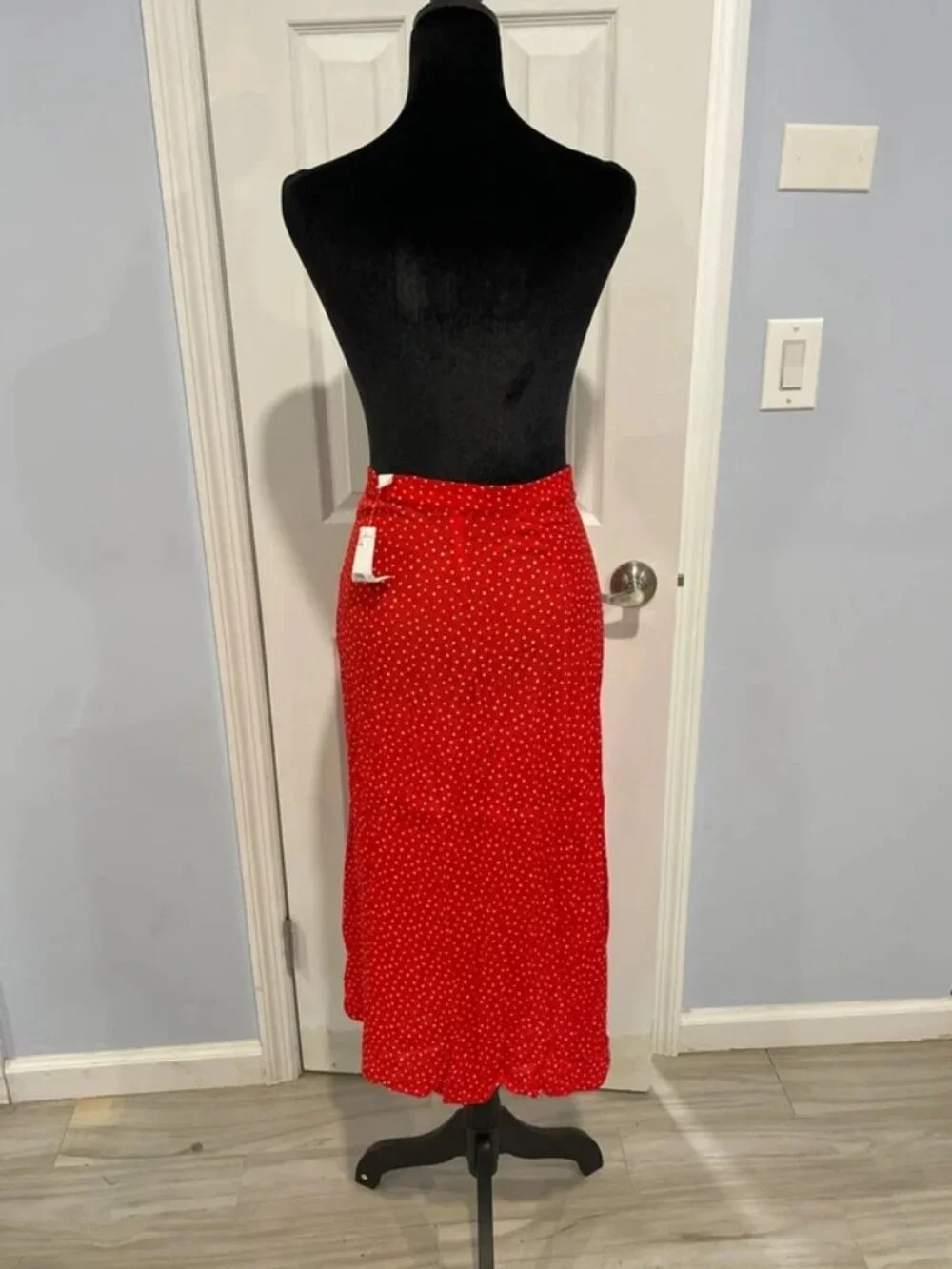 H&M Women’s Red White Polka Dot Button Front Midi Skirt 6 NWT